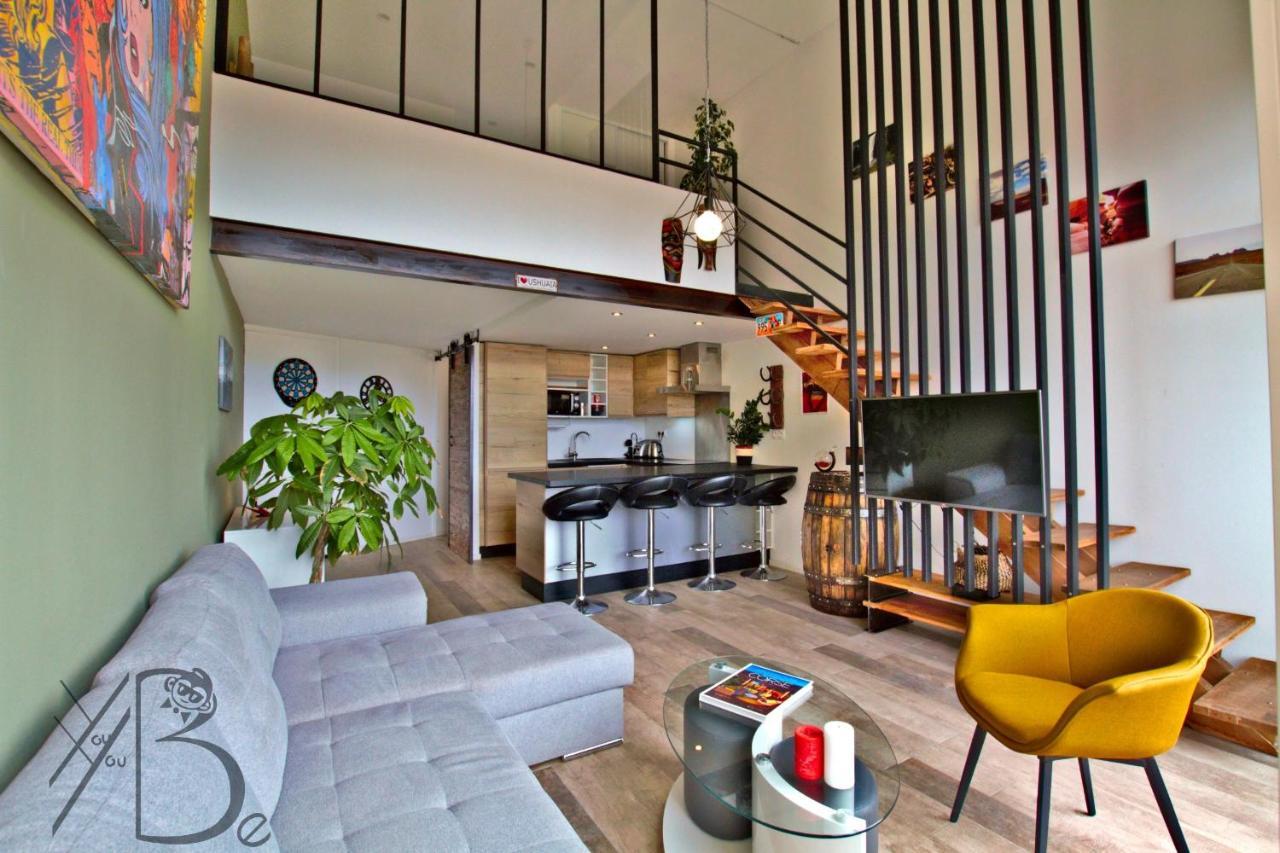 De Porticcio, Youyoube Apartment *